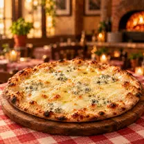 Pizza N°7 de masa delgada a la piedra con queso azul, emmenthal, mantecoso y parmesano (cuatro quesos), Pizza Azzis Providencia